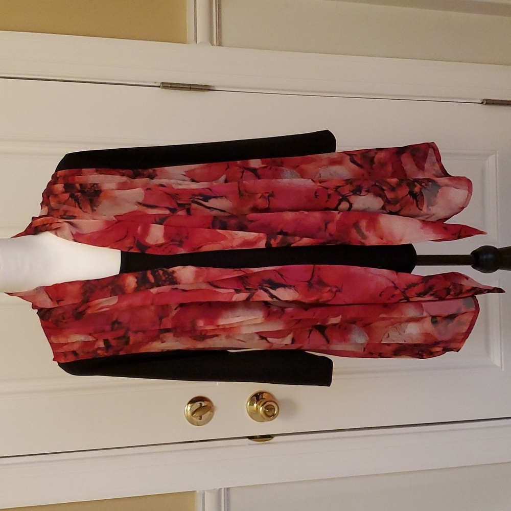 2 piece Susan Graver top and long sheer Vest